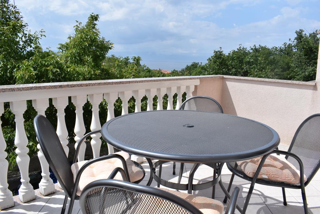 Apartments Green Oasis Малинска Экстерьер фото