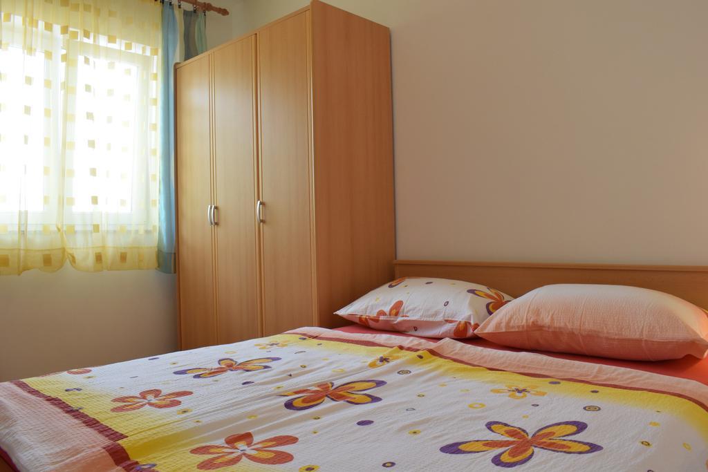 Apartments Green Oasis Малинска Экстерьер фото