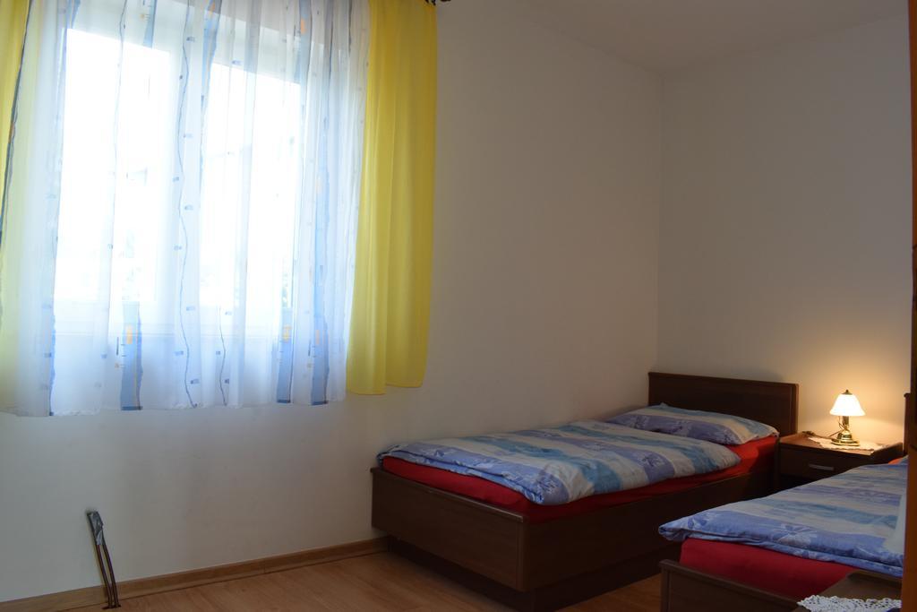 Apartments Green Oasis Малинска Экстерьер фото