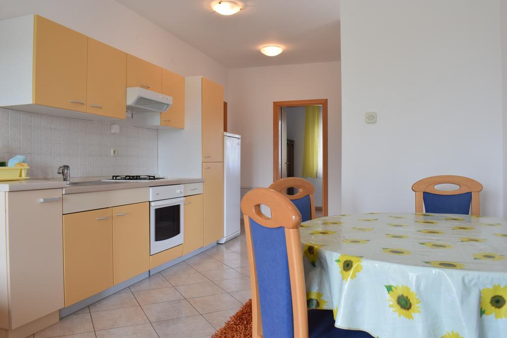Apartments Green Oasis Малинска Экстерьер фото