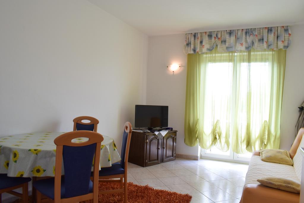 Apartments Green Oasis Малинска Экстерьер фото
